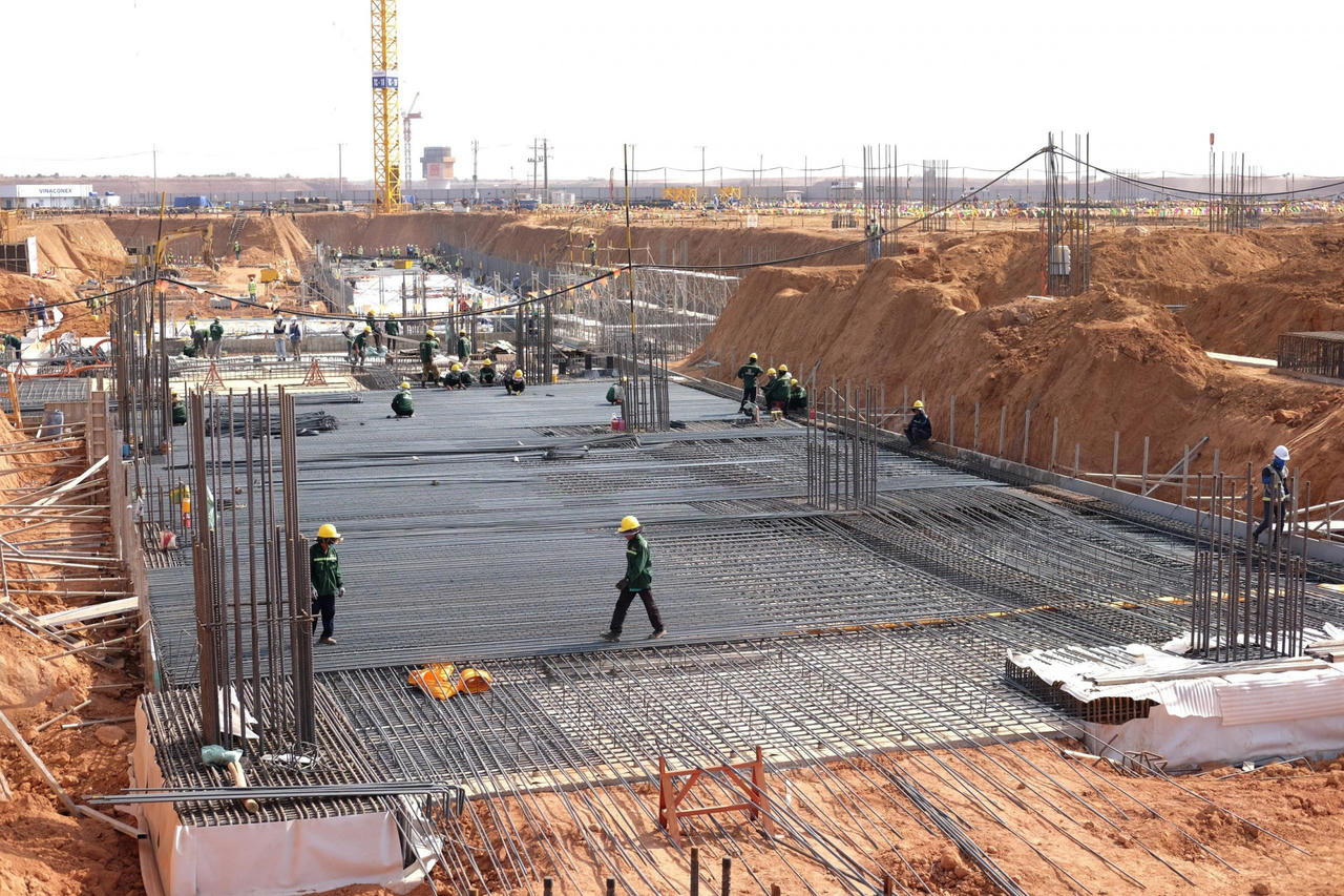 Cảnh ngày - đêm trên công trường 'siêu dự án' Cảng hàng không quốc tế Long Thành