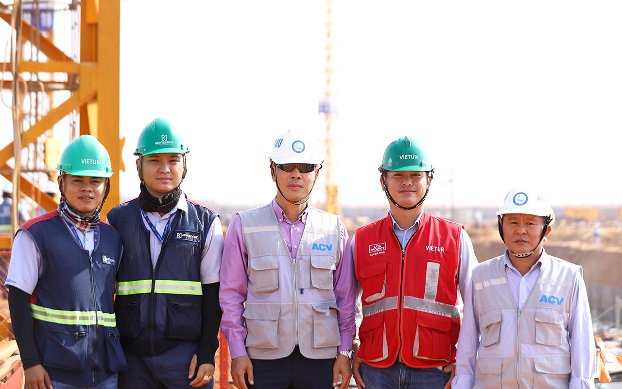 Cảnh ngày - đêm trên công trường 'siêu dự án' Cảng hàng không quốc tế Long Thành