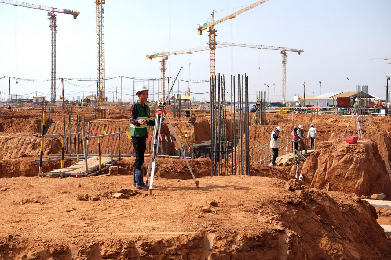 Cảnh ngày - đêm trên công trường 'siêu dự án' Cảng hàng không quốc tế Long Thành