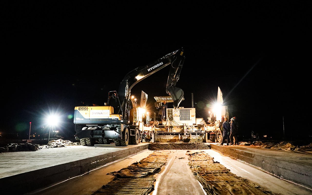 Cảnh ngày - đêm trên công trường 'siêu dự án' Cảng hàng không quốc tế Long Thành