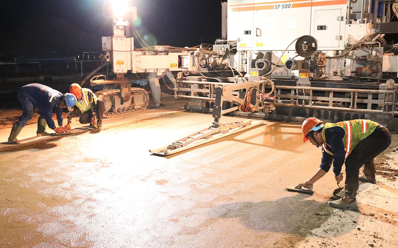 Cảnh ngày - đêm trên công trường 'siêu dự án' Cảng hàng không quốc tế Long Thành