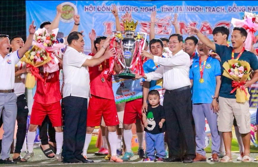 Bế mạc Giải bóng đá đồng hương Nghệ Tĩnh tranh cúp Lam Hồng lần thứ 3