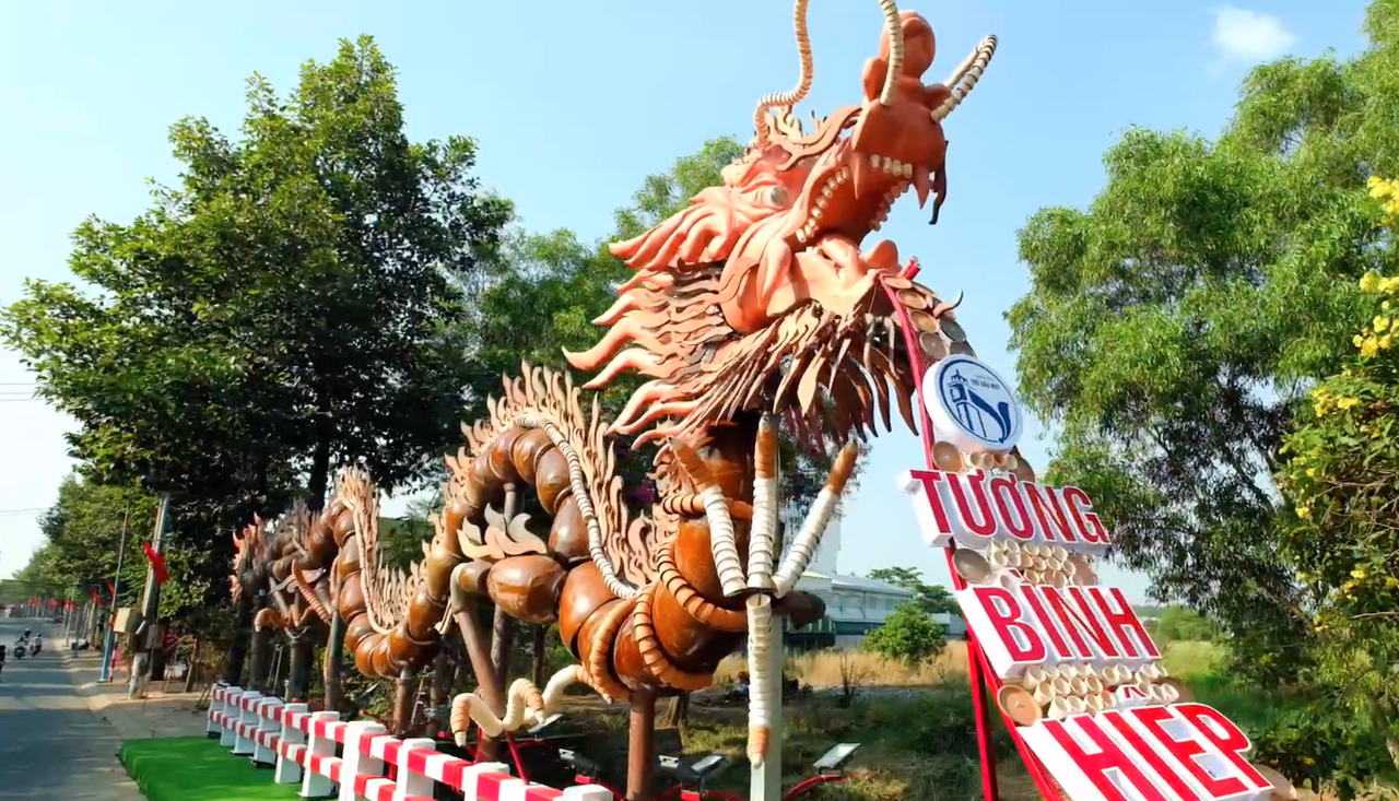 “Song long cầu Bà Sảng” rồng gốm độc lạ Bình Dương