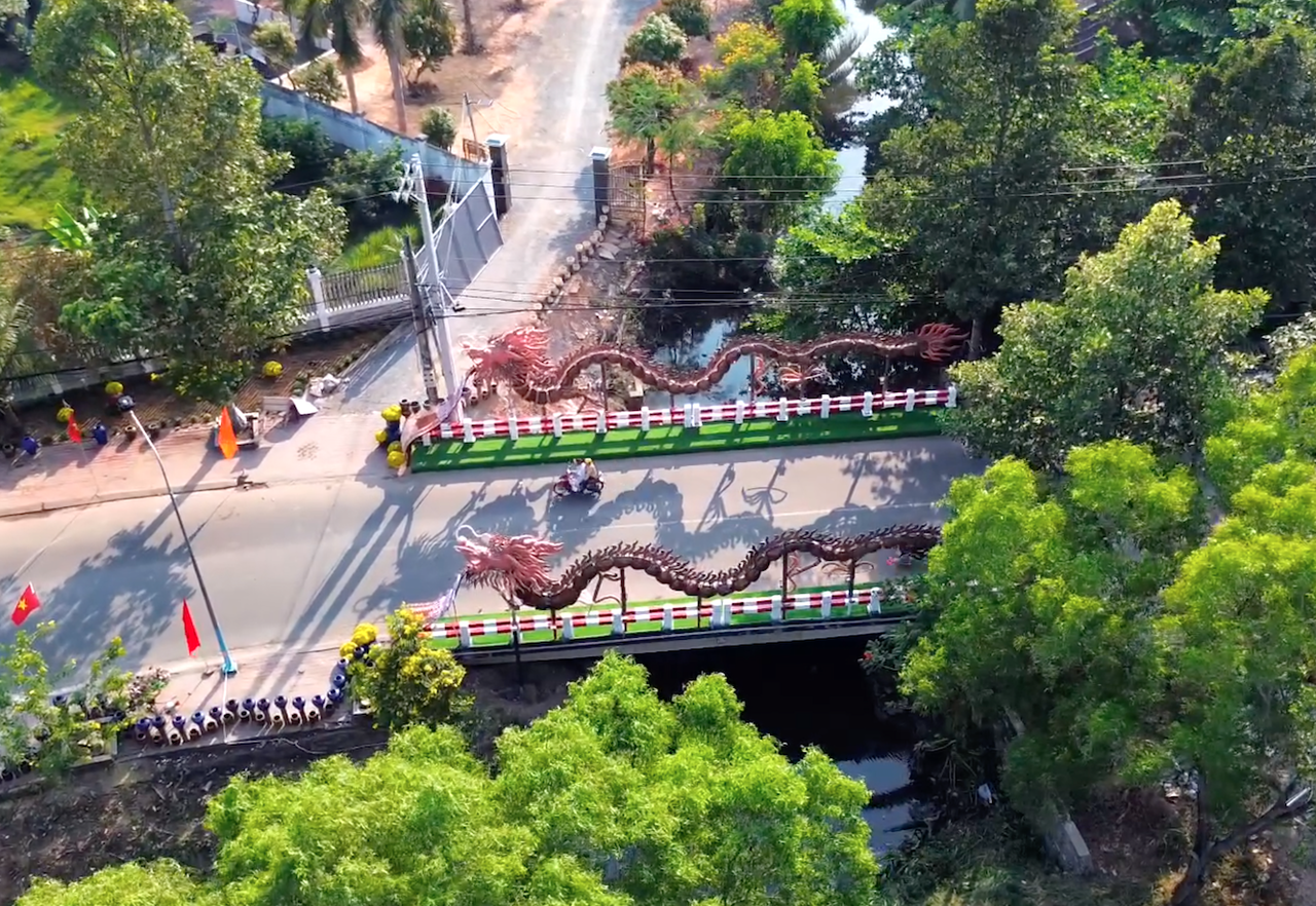 “Song long cầu Bà Sảng” rồng gốm độc lạ Bình Dương