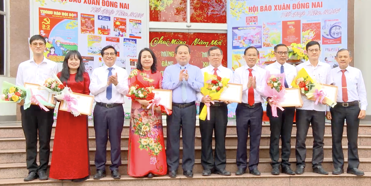 Đồng Nai: Triển lãm Hội báo Xuân Tết Giáp Thìn 2024