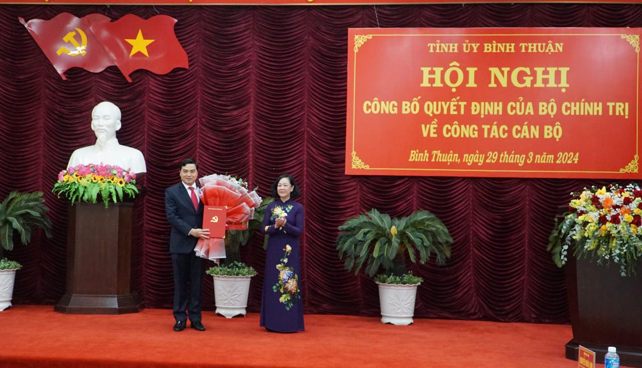 Công bố quyết định chuẩn y Bí thư Tỉnh uỷ Bình Thuận