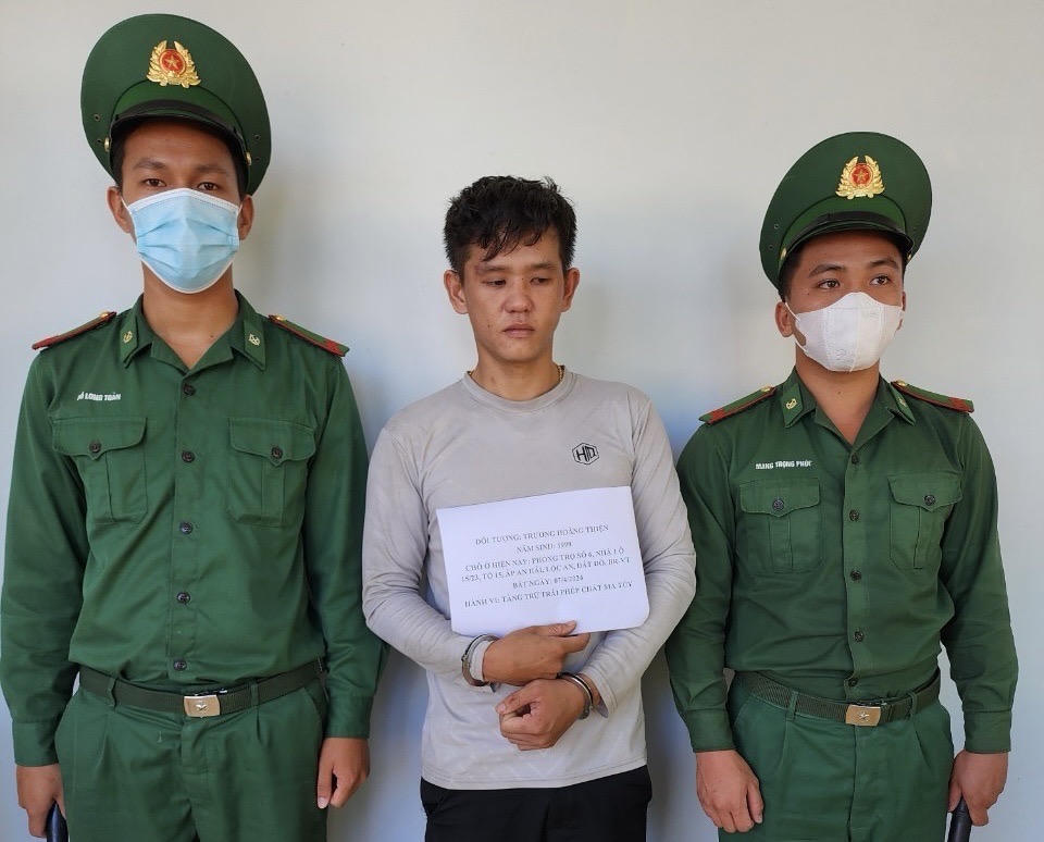 Bắt giữ 2 vụ tàng trữ ma túy đá