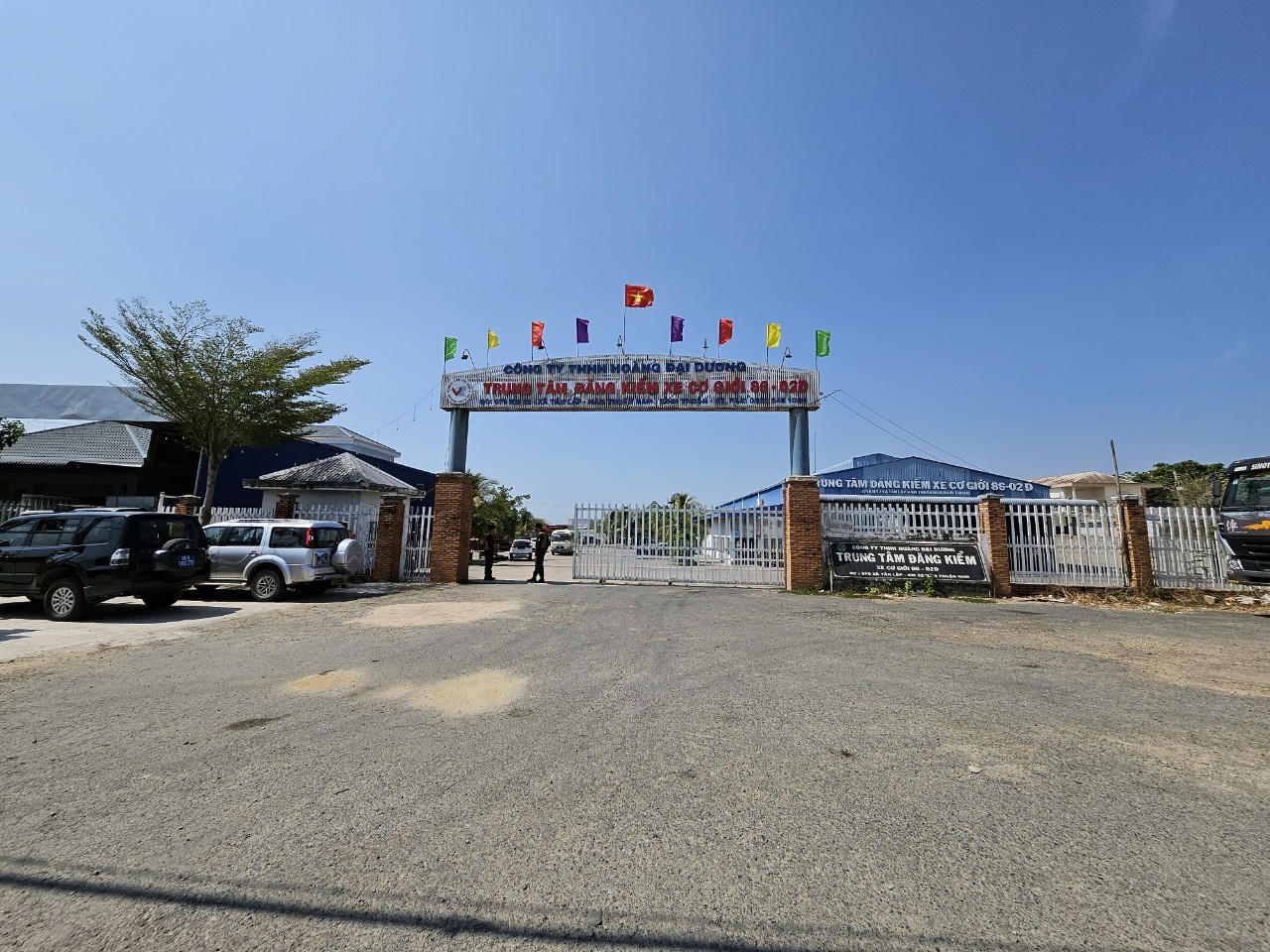 Hai phó giám đốc Trung tâm đăng kiểm bị bắt