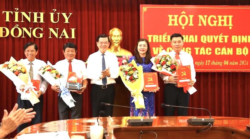 Đồng Nai công bố các quyết định về công tác cán bộ