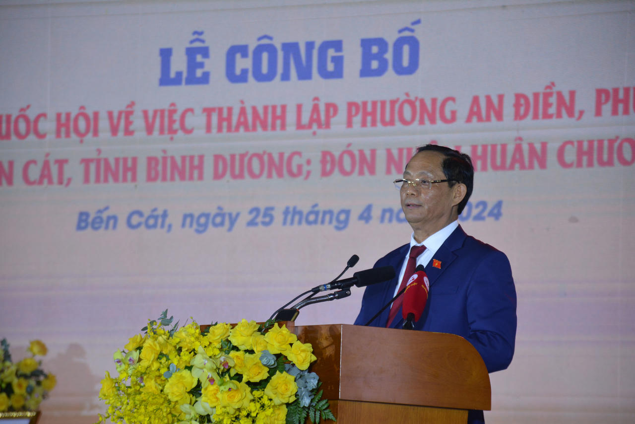 Bến Cát chính thức lên thành phố và đón nhận Huân chương lao động hạng Nhất