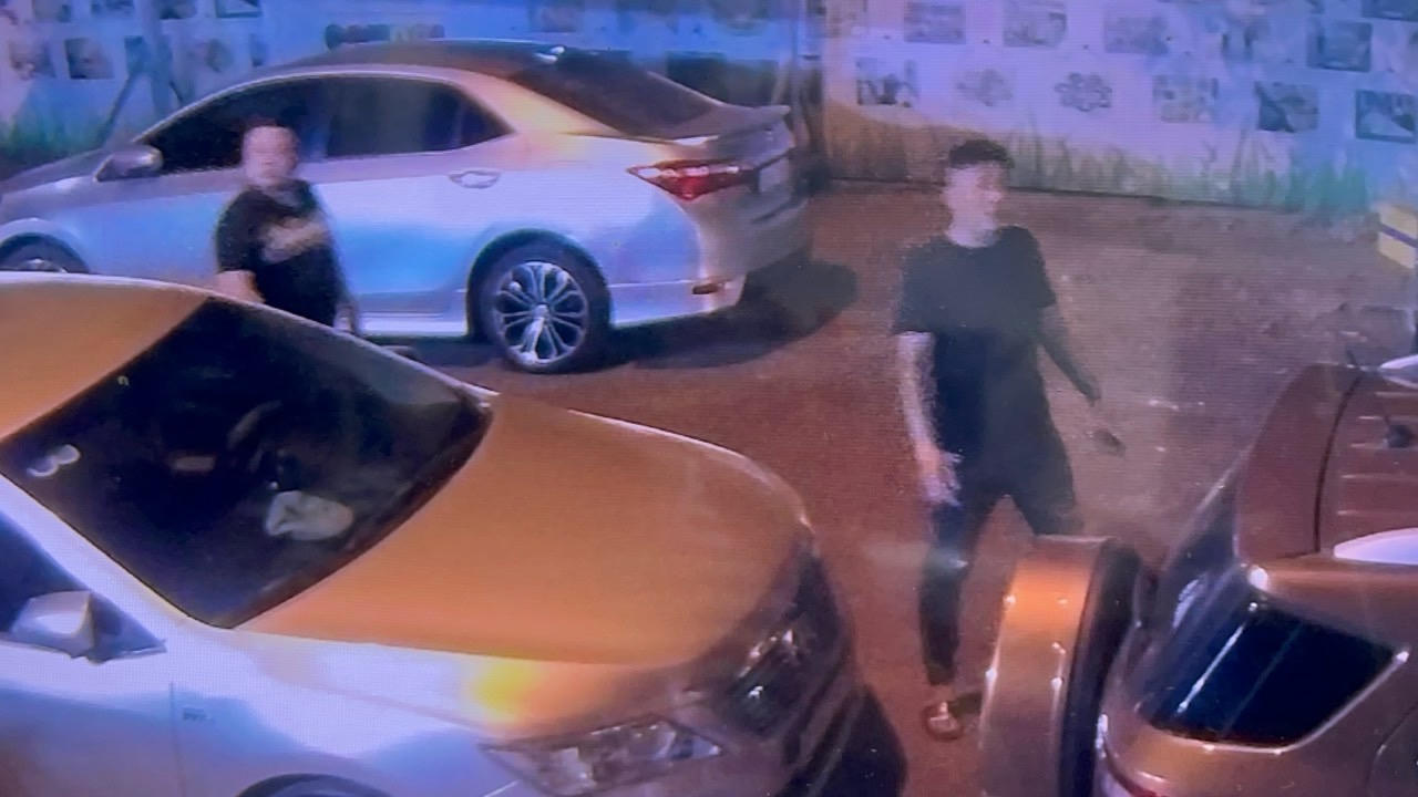 TP Thủ Đức: Xác minh đối tượng dùng dao đâm thủng lốp xe ô tô của người dân