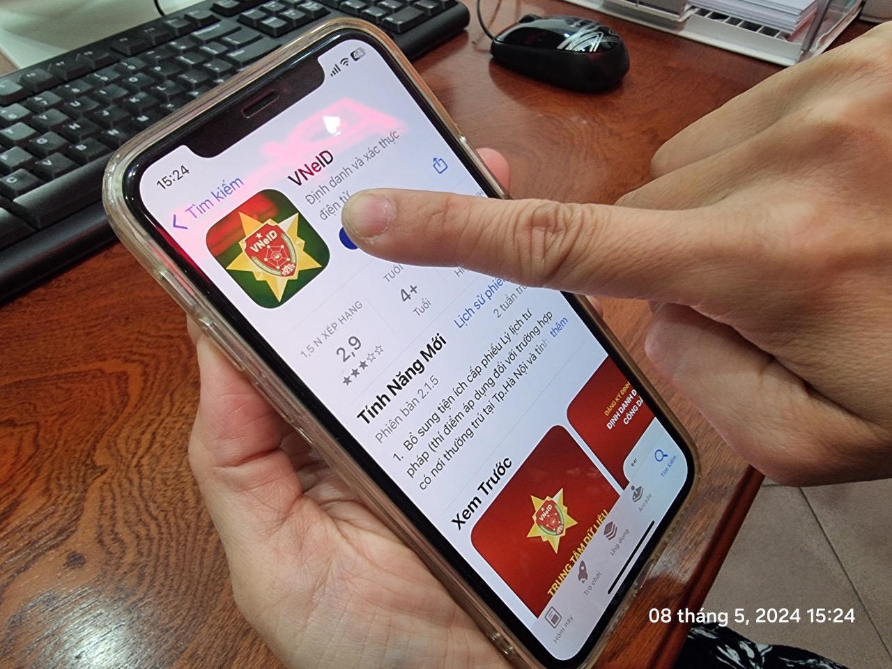Cẩn trọng với ứng dụng VNeID giả mạo.