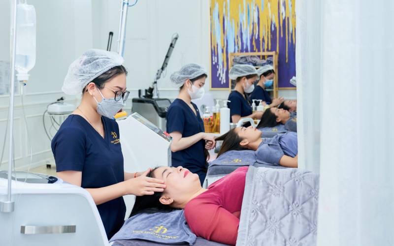 Viện thẩm mỹ DIVA: Văn hóa ‘Phục vụ từ trái tim’ thấm nhuần trong mỗi người DIVA