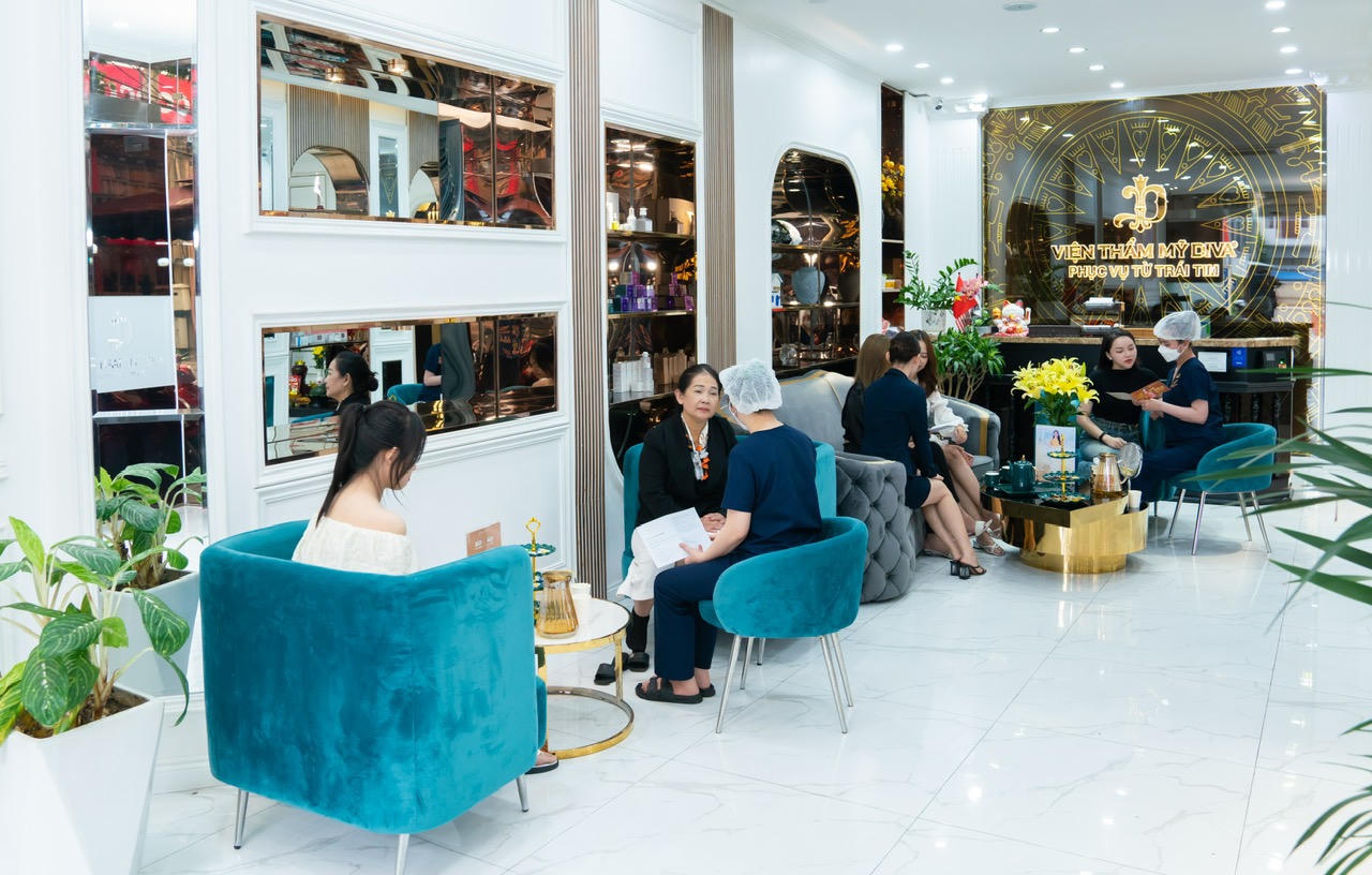 Viện thẩm mỹ DIVA: Văn hóa ‘Phục vụ từ trái tim’ thấm nhuần trong mỗi người DIVA