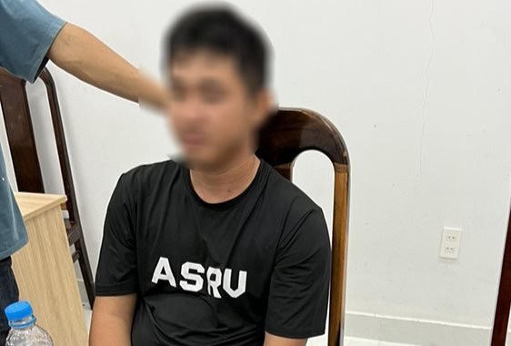 Truy đuổi, bắt 2 đối tượng mua bán ma tuý