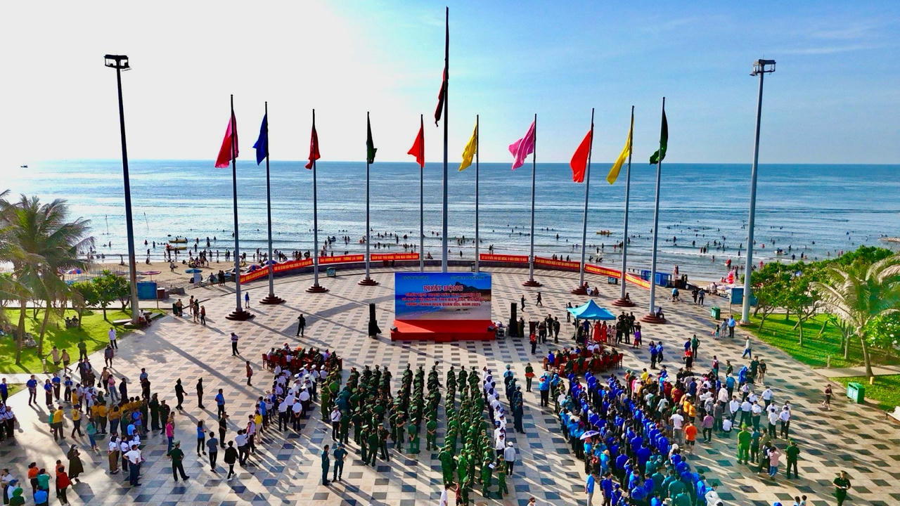 Phát động 'Chiến dịch Thanh niên tình nguyện Hè' và Ngày hội 'Nghĩa tình biên giới, biển đảo' năm 2024