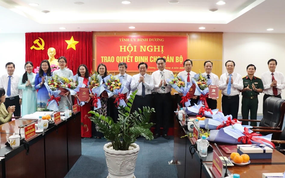 Bình Dương điều động, bổ nhiệm nhiều cán bộ