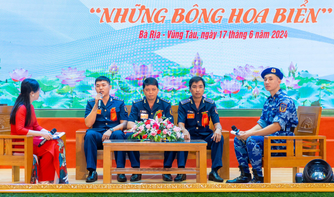 200 đại biểu tham gia chương trình giao lưu 'Những bông hoa biển'