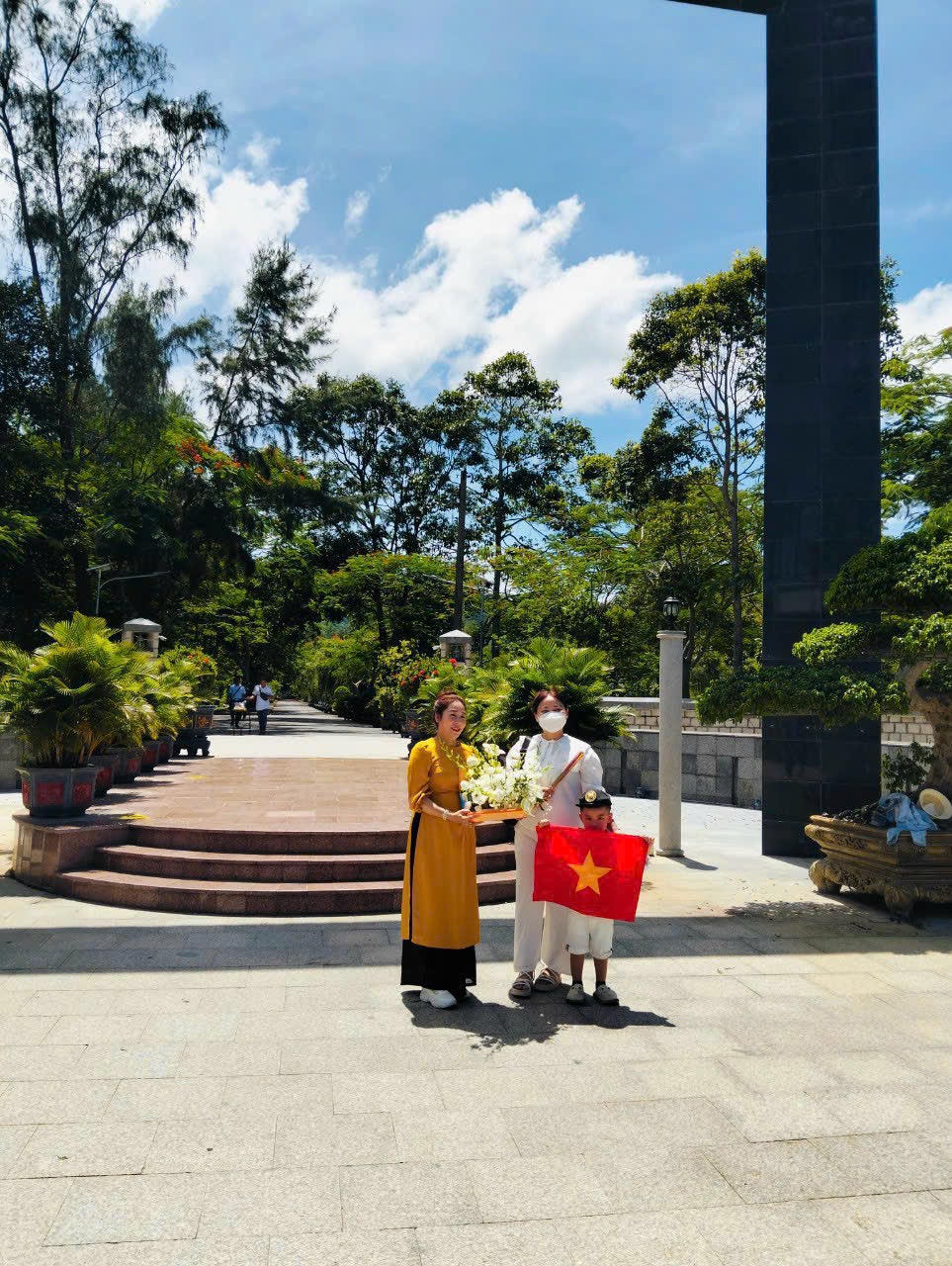 Côn Đảo kêu gọi người dân, du khách chung tay nói không với cúng, đốt hàng mã