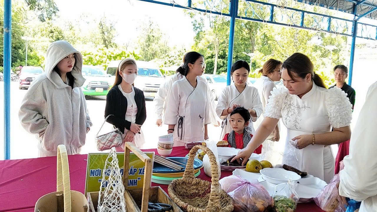 Côn Đảo kêu gọi người dân, du khách chung tay nói không với cúng, đốt hàng mã