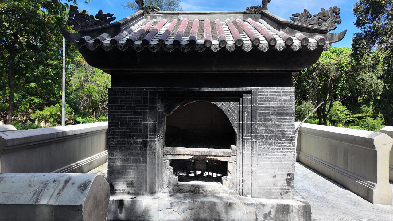 Côn Đảo kêu gọi người dân, du khách chung tay nói không với cúng, đốt hàng mã