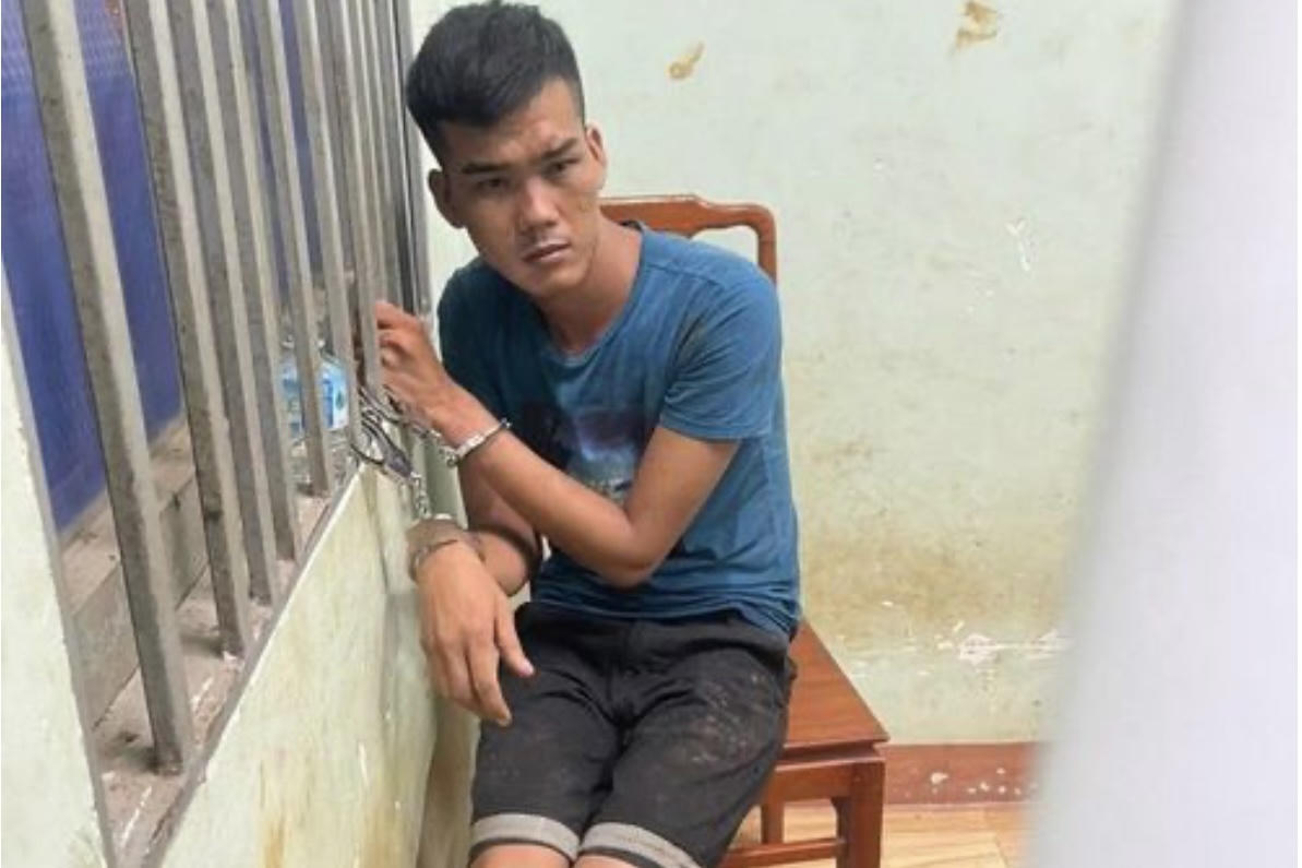 Một đại úy công an bị chém trọng thương