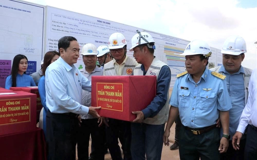 Chủ tịch Quốc hội Trần Thanh Mẫn kiểm tra tiến độ sân bay Long Thành