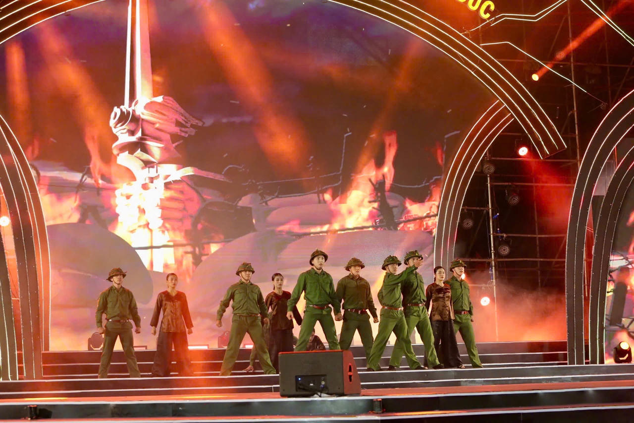 Huyện Châu Đức trọng thể kỷ niệm 30 năm Ngày thành lập và đón nhận Huân chương lao động hạng Nhất