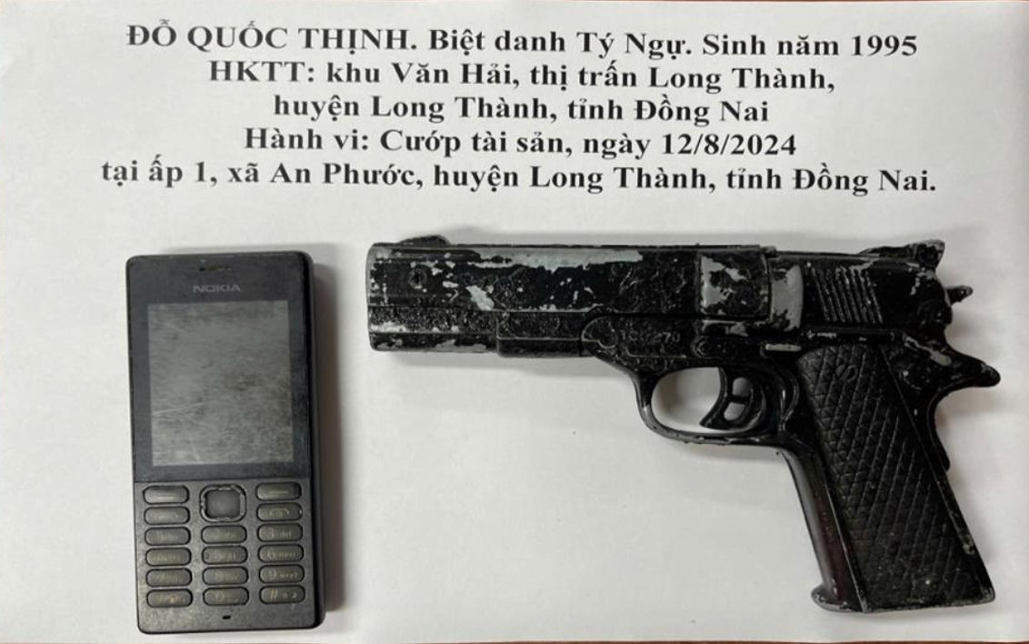 Bắt đối tượng dùng súng giả cướp tài sản rồi đòi tiền chuộc