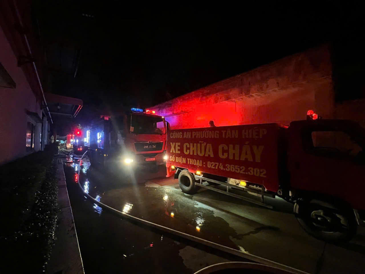 Đã dập tắt cháy lớn tại công ty gỗ ở Bình Dương