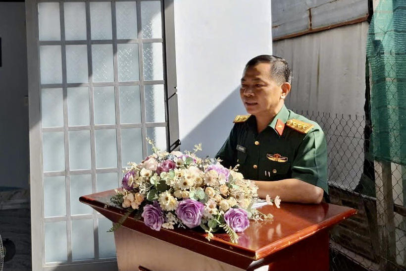 Ban chỉ huy quân sự TP Thuận An trao nhà 'Đại đoàn kết'
