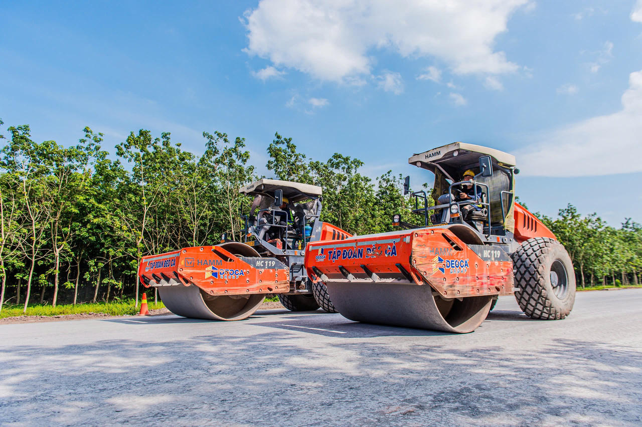 Bí thư Tỉnh ủy Bình Dương kiểm tra tiến độ thi công đường Hồ Chí Minh đoạn Chơn Thành - Đức Hòa