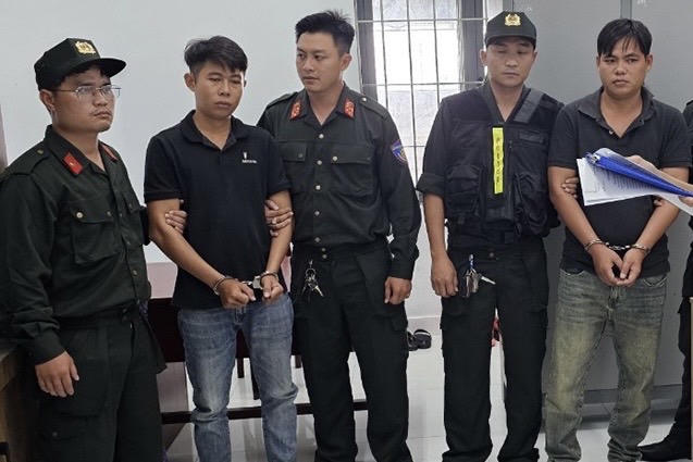 Bắt giữ hai nghi can 'bảo kê' việc mua, bán hải sản tại Bình Thuận