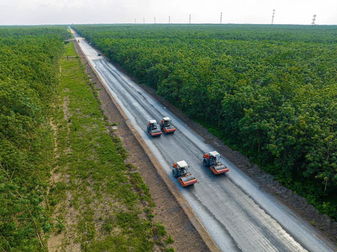 Nỗ lực đưa Dự án đường Hồ Chí Minh 'về đích' vào ngày 30/4/2025