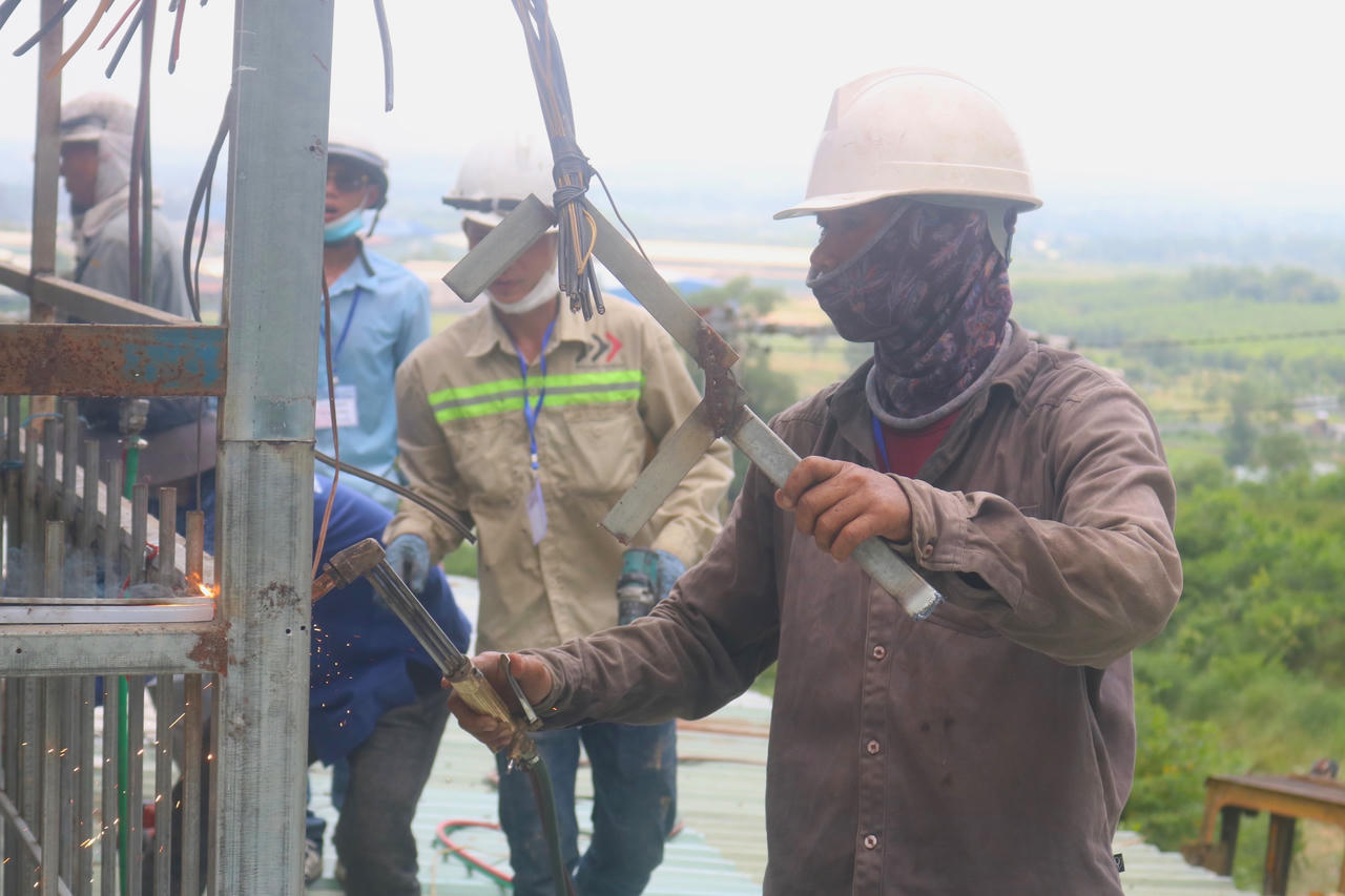 Đồng Nai: Gần 100 người tiến hành cưỡng chế giao đất cho người thắng kiện