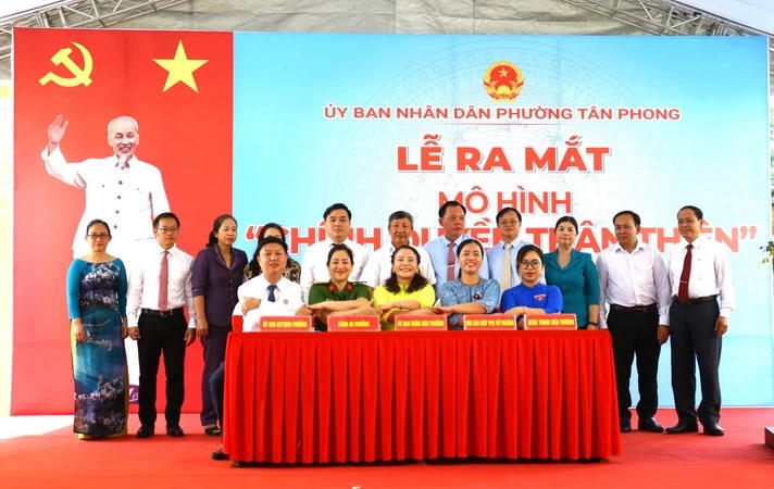 Lãnh đạo Đồng Nai dành 1h đồng hồ mỗi buổi sáng để trò chuyện với dân