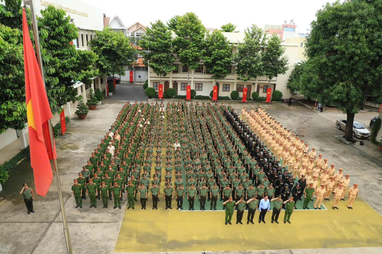 Công an các tỉnh đồng loạt ra quân trấn áp tội phạm 