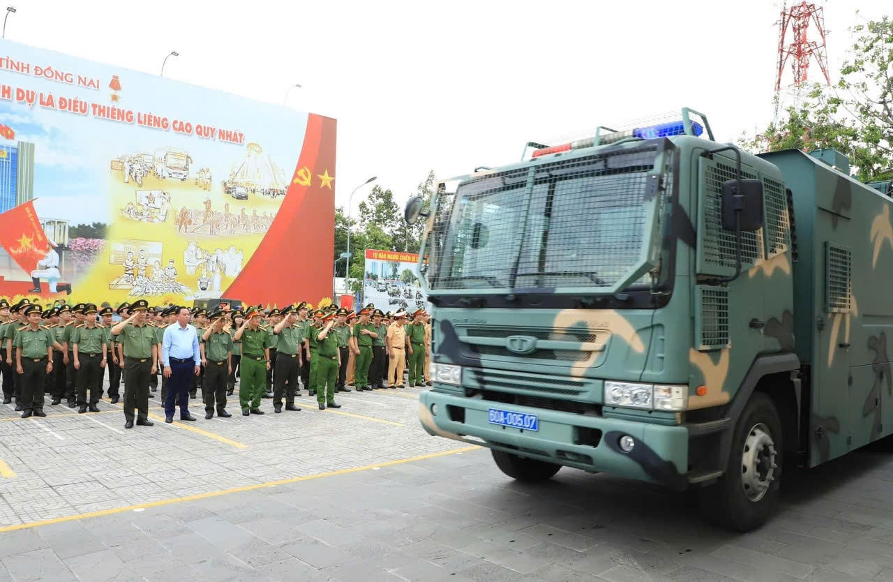 Công an các tỉnh đồng loạt ra quân trấn áp tội phạm 