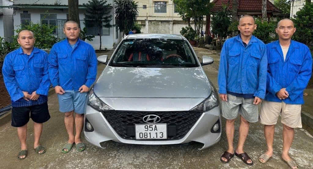 Kẻ gian đột nhập vào nhà lấy trộm xe ô tô