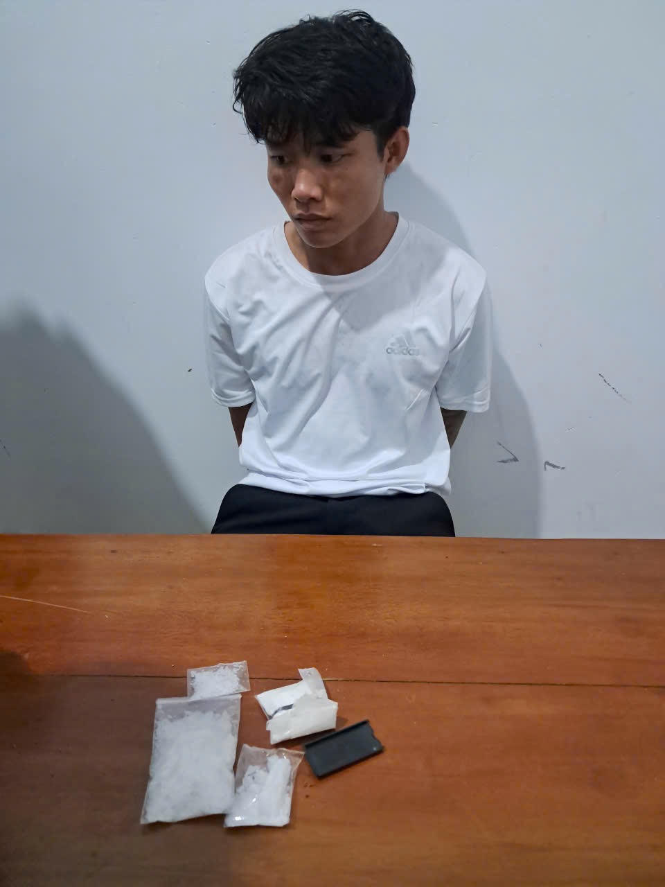 Bắt quả tang hai đối tượng tàng trữ trái phép chất ma túy tại Vũng Tàu