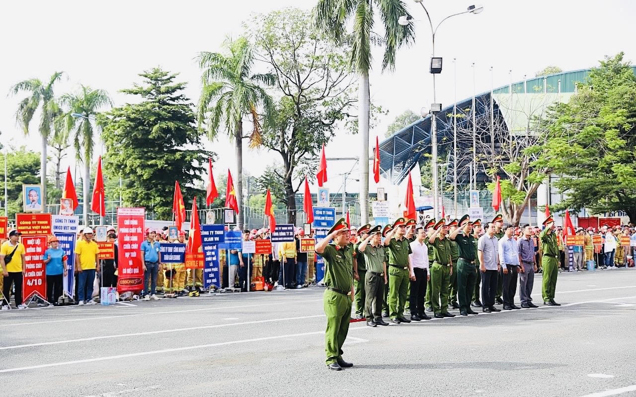 Kiểm tra nghiệp vụ chữa cháy và cứu hộ lực lượng phòng cháy chữa cháy cơ sở tại TP Biên Hoà