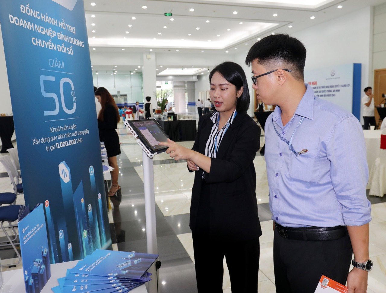 Bình Dương phấn đấu vào “top” đầu cả nước về chuyển đổi số