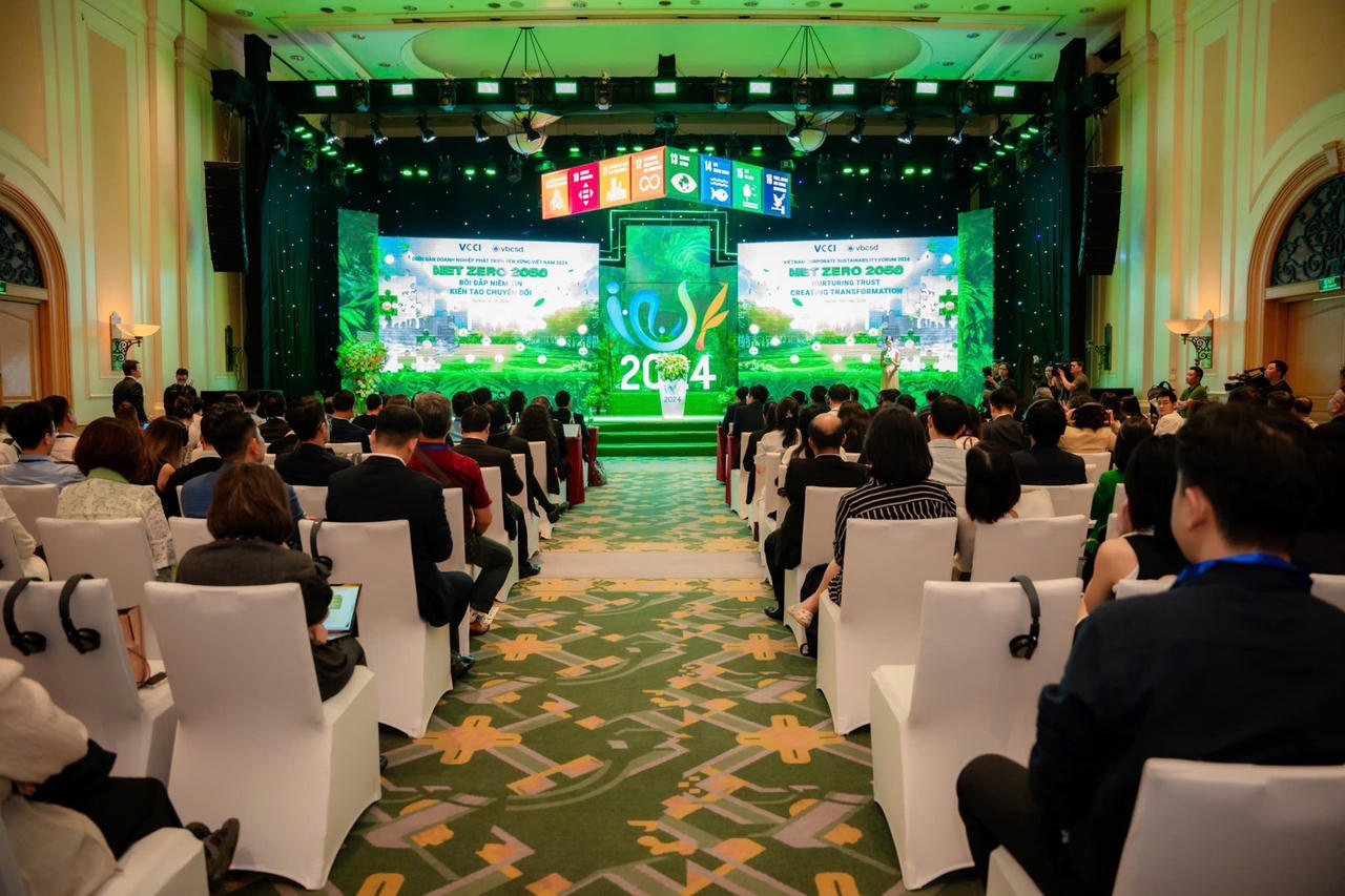 C.P. Việt Nam tham gia tọa đàm tại Diễn đàn doanh nghiệp phát triển bền vững Việt Nam 2024