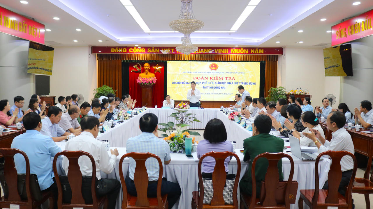 Thứ trưởng Bộ Tư pháp Nguyễn Thanh Tịnh làm việc với Đồng Nai: “Đồng Nai là điển hình của công tác PBGDPL”