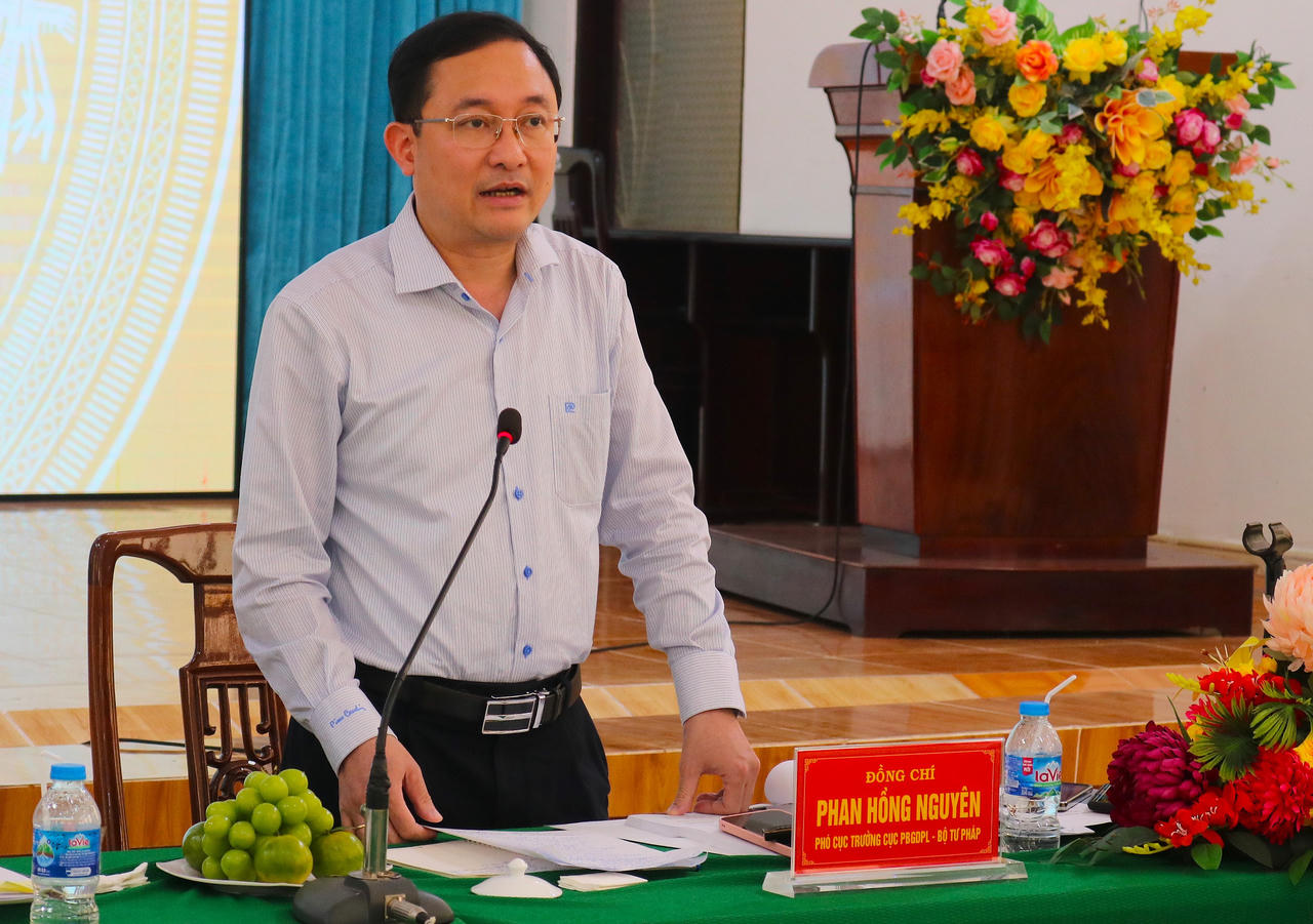 Đoàn kiểm tra của Hội đồng phối hợp phổ biến giáo dục pháp luật trung ương làm việc với huyện Thống Nhất (Đồng Nai)