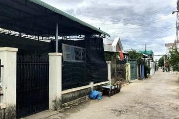 Nam sinh lớp 8 bị truy sát tử vong khi đang ngồi trước sân nhà