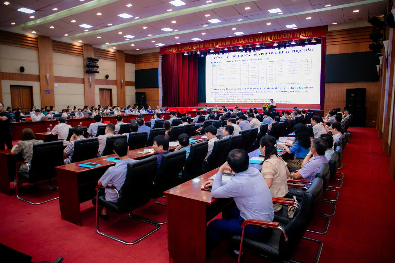 Tập đoàn C.P. ủng hộ 5 tỷ đồng hàng hóa và tiền mặt cho người dân bị bão lũ Yagi