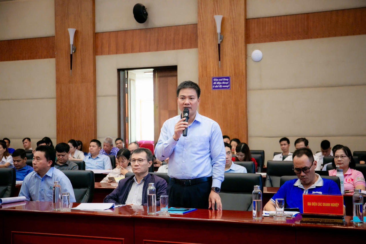 Tập đoàn C.P. ủng hộ 5 tỷ đồng hàng hóa và tiền mặt cho người dân bị bão lũ Yagi