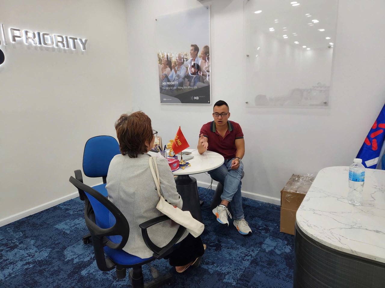 Nhân viên ngân hàng phối hợp Công an kịp thời ngăn chặn khách hàng chuyển tiền cho đối tượng lừa đảo