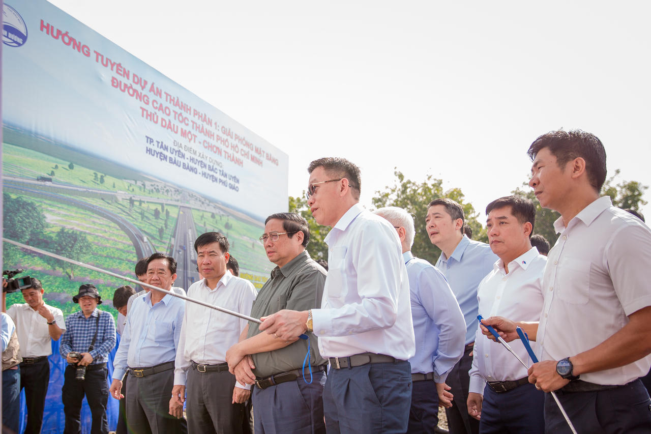 Bình Dương quyết tâm thực hiện đợt thi đua cao điểm “500 ngày đêm hoàn thành 3.000 km đường bộ cao tốc”